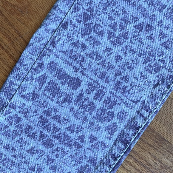 Women’s Jeans - Picture 2 of 4